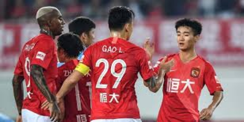 VAR判罚争议：红牌是否过于严苛？-多宝体育